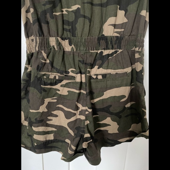 Forever 21 Romper - Picture 3 of 5